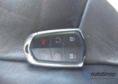 2017 Cadillac Escalade Luxury z USA, uszkodzony, nr VIN 1GYS3BKJ6HR227115